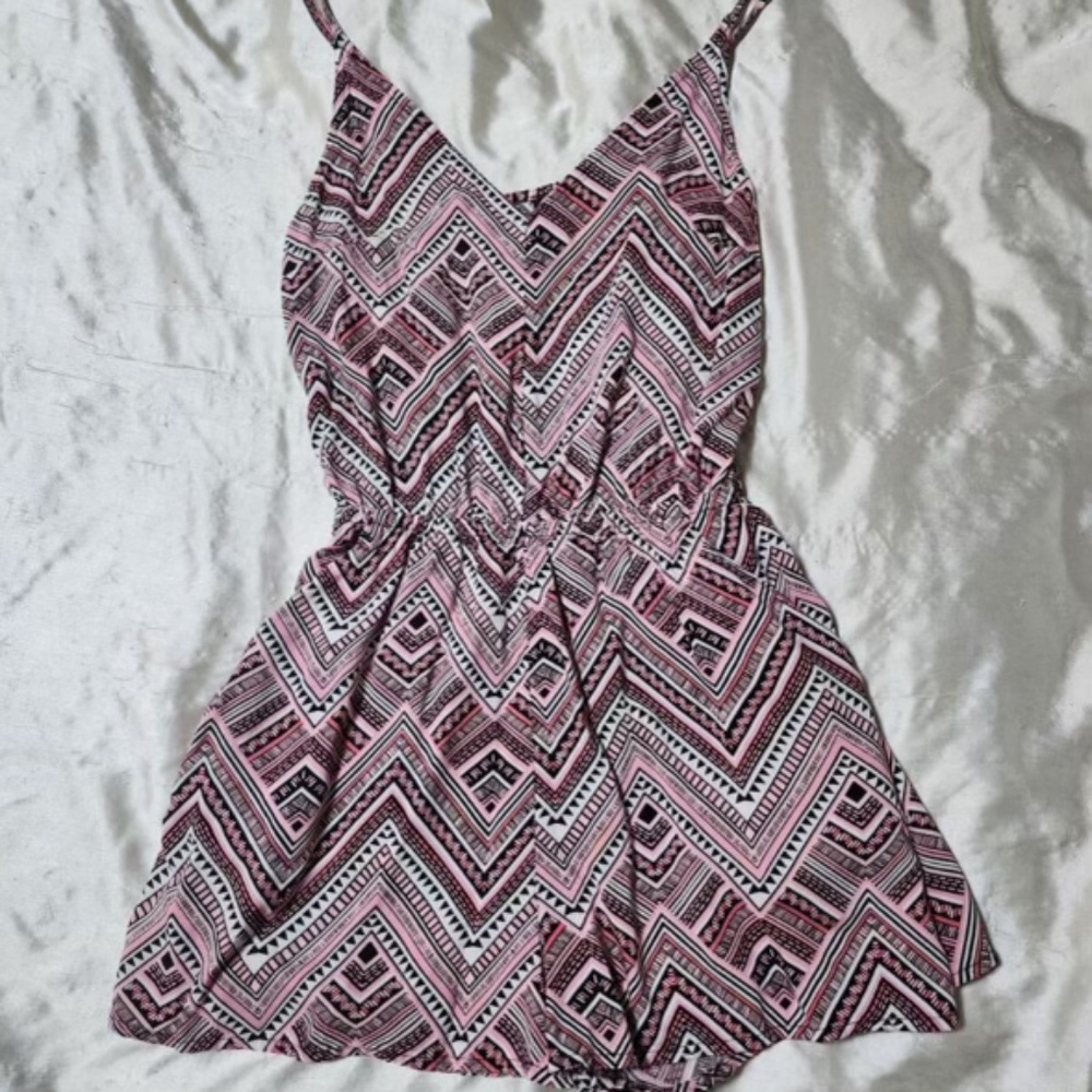 H&M Black and Pink Geometric Romper Size 4 Lightly Used